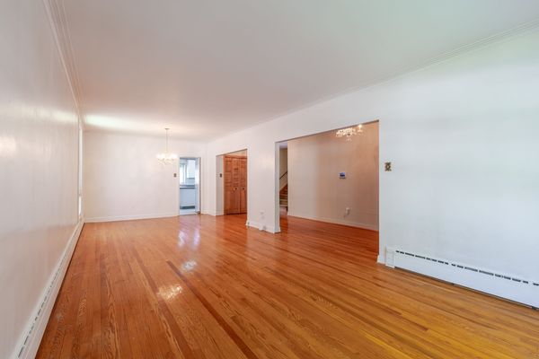 180 Avenue Glengarry, photo 3